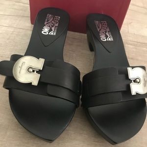 Salvatore Ferragamo Nero Calf heel